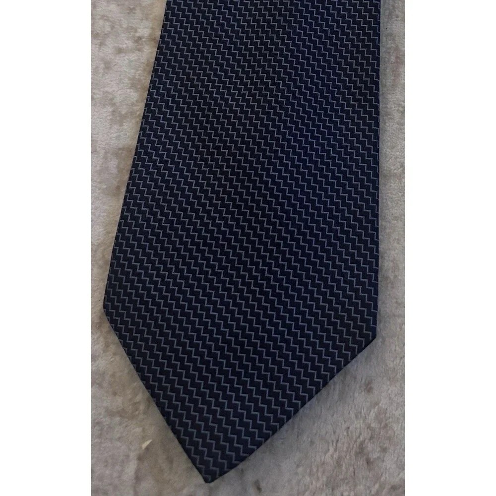 Lauren Ralph Lauren Men’s Tie 100% Silk Navy Blue Geometric Hand Finished